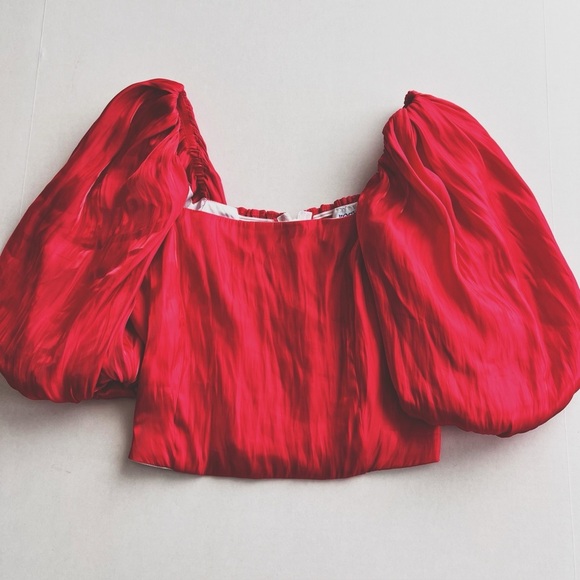 KOCH Logan Puff Sleeve Crop Top in Flame Red Game Day Poof Small Blouse - Picture 3 of 6